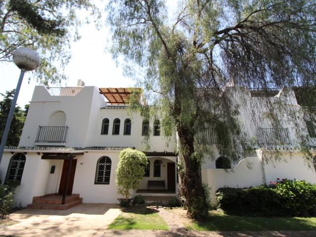 3 Bedrooms Townhouse in Nueva Andalucía