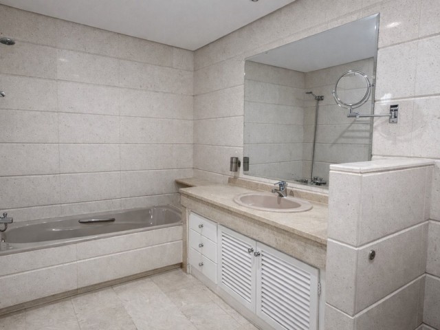 Penthouse in New Golden Mile