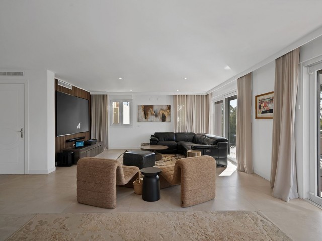 5 Bedrooms Villa in Benalmadena