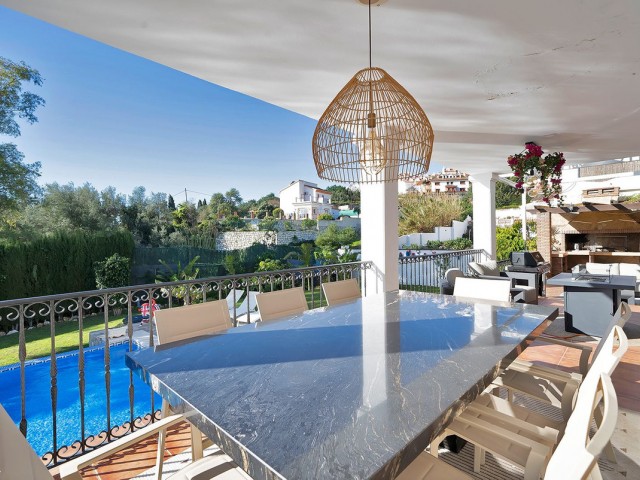 5 Bedrooms Villa in Benalmadena
