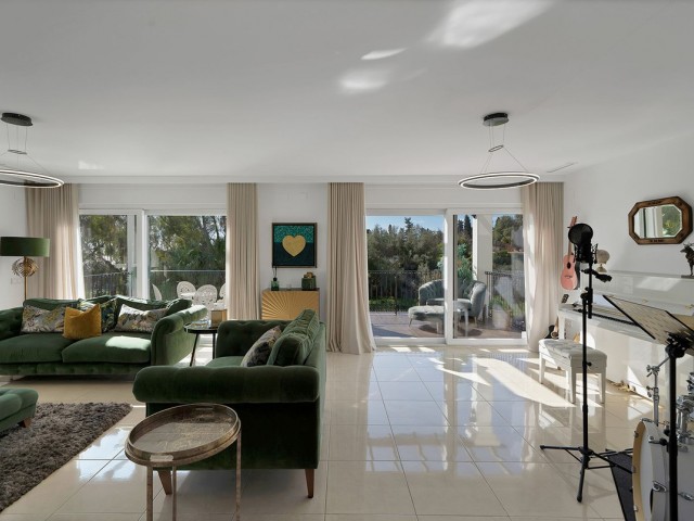 5 Bedrooms Villa in Benalmadena