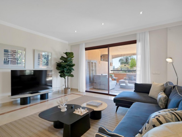 Huoneisto, Bahía de Marbella, R5304808