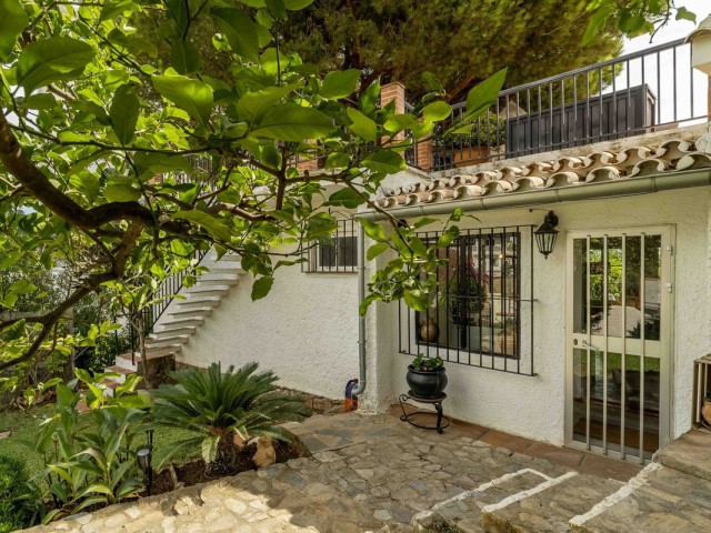 6 Bedrooms Villa in Fuengirola