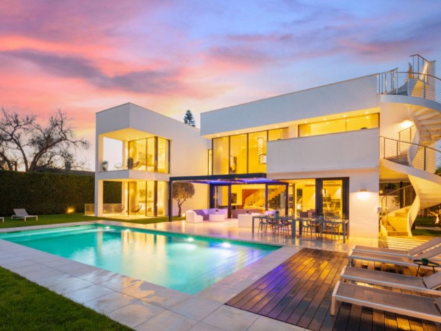 Villa, Puerto Banús