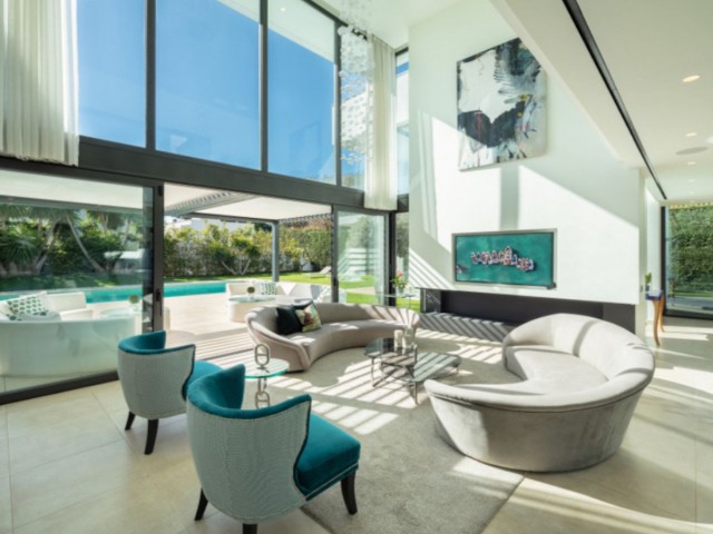 7 Sovrums Villa i Puerto Banús