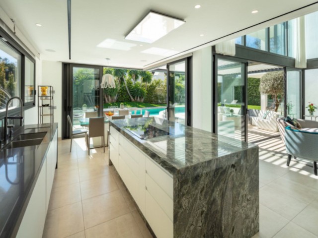 7 Sovrums Villa i Puerto Banús
