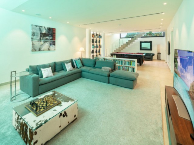 7 Sovrums Villa i Puerto Banús