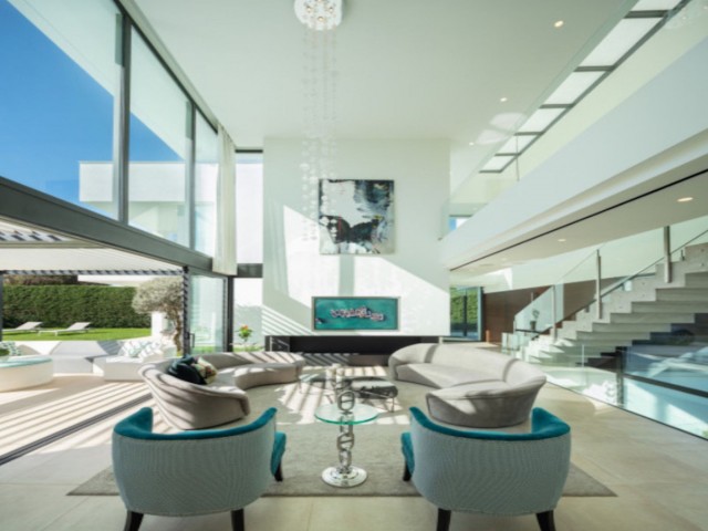 7 Sovrums Villa i Puerto Banús