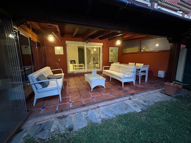 4 Slaapkamer Rijtjeshuis in Atalaya