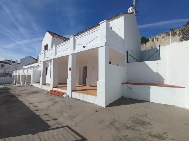 3 Slaapkamer Rijtjeshuis in Doña Julia