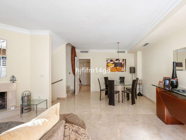 3 Bedrooms Townhouse in Nueva Andalucía