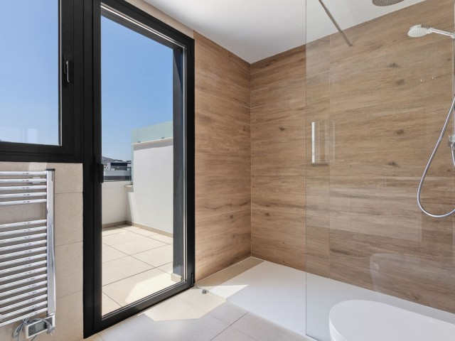 Penthouse avec 2 Chambres  à Playamar