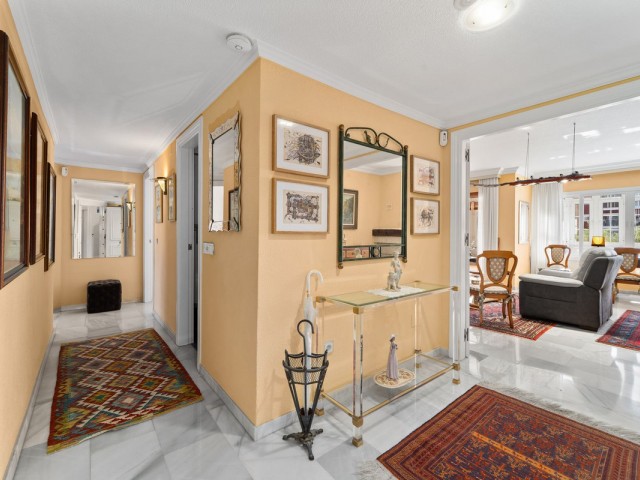 Apartamento con 3 Dormitorios  en Mijas