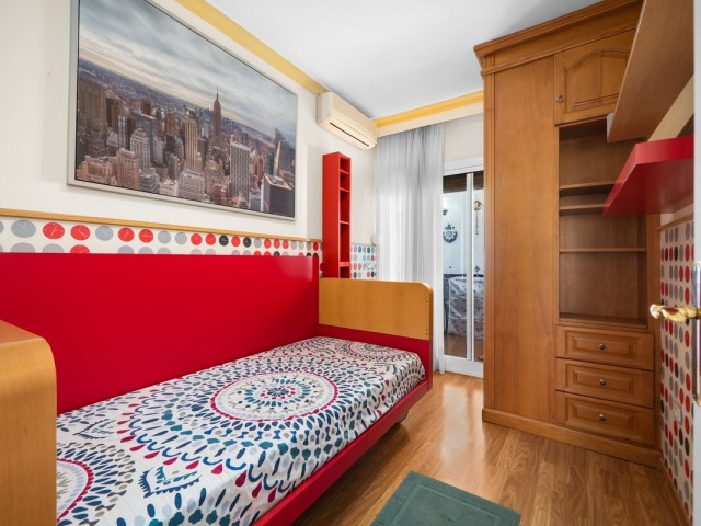 Apartamento con 3 Dormitorios  en Mijas