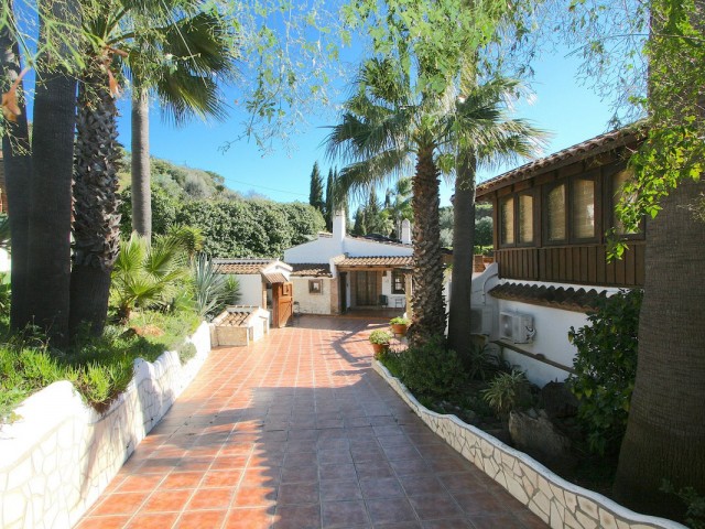 Huvila, Mijas