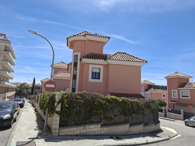 3 Schlafzimmer Reihenhaus in San Luis de Sabinillas