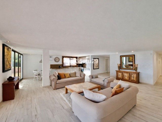 2 Bedrooms Apartment in La Mairena