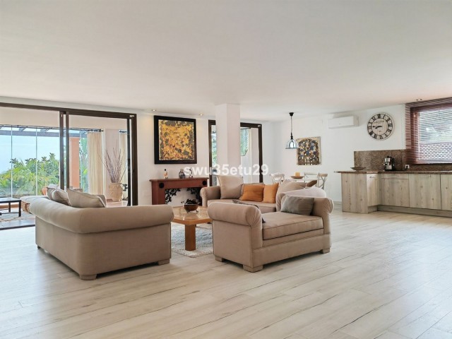 2 Bedrooms Apartment in La Mairena