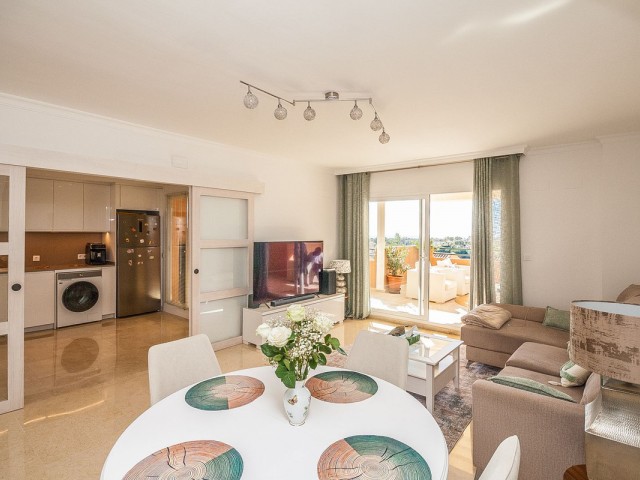 Penthouse avec 2 Chambres  à Elviria