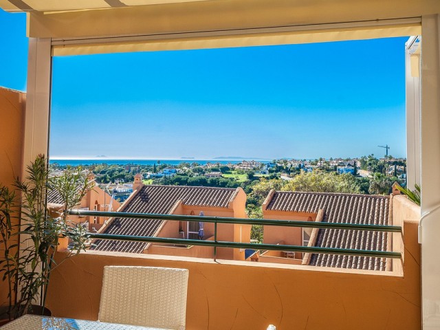 Penthouse avec 2 Chambres  à Elviria