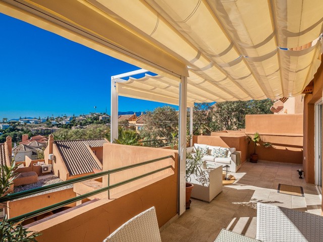 Penthouse avec 2 Chambres  à Elviria