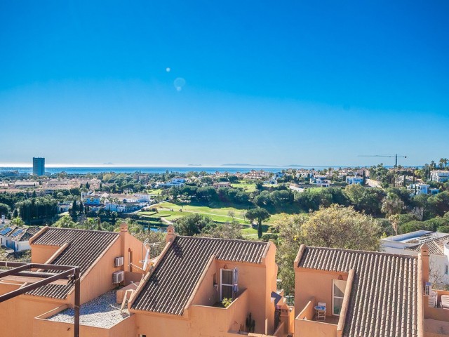 Penthouse avec 2 Chambres  à Elviria