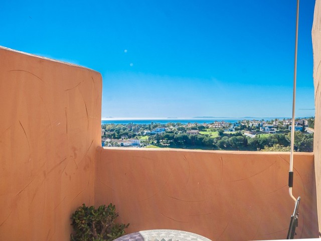 Penthouse avec 2 Chambres  à Elviria