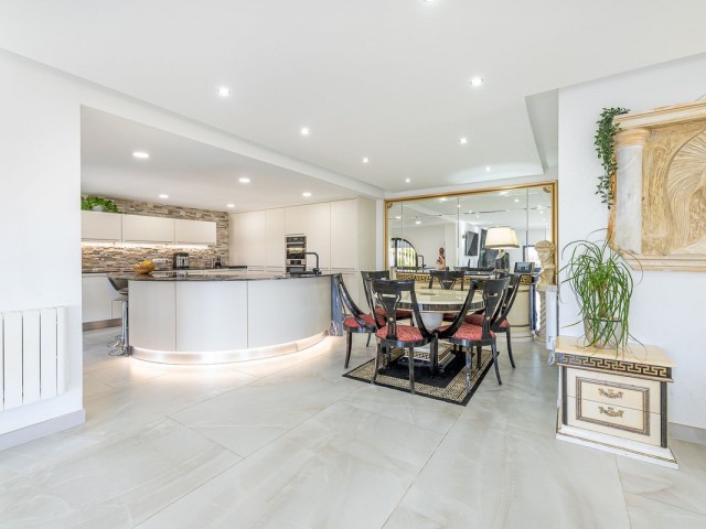 4 Bedrooms Villa in Benalmadena