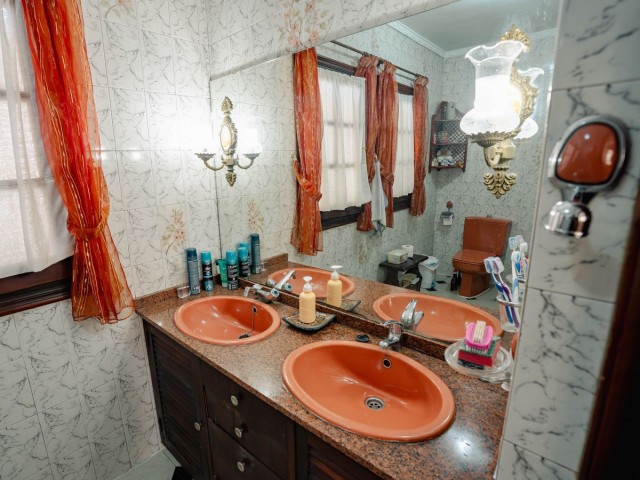 Villa avec 5 Chambres  à Los Pacos