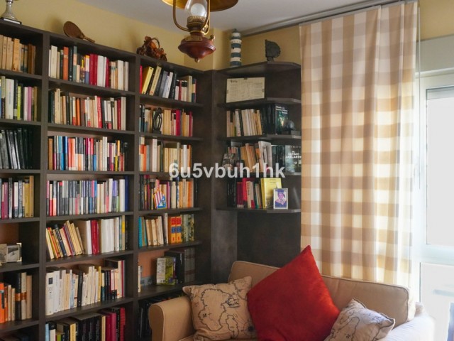 Maison mitoyenne avec 5 Chambres  à Málaga