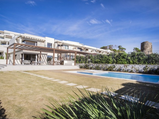 Villa avec 4 Chambres  à New Golden Mile
