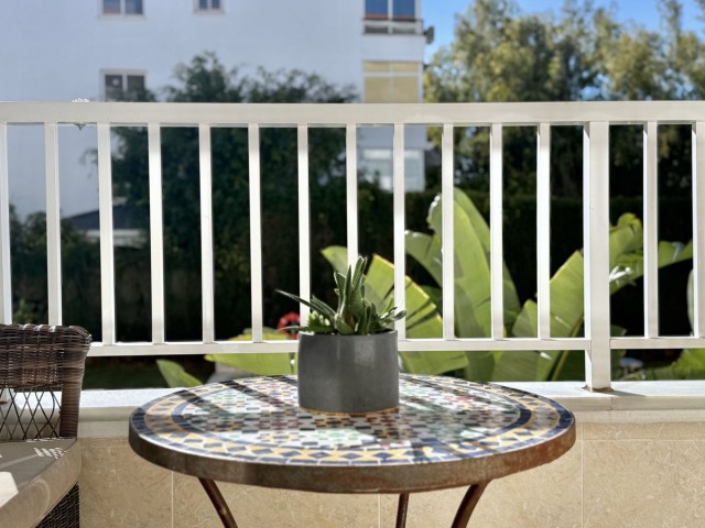 Apartamento con 2 Dormitorios  en Puerto Banús