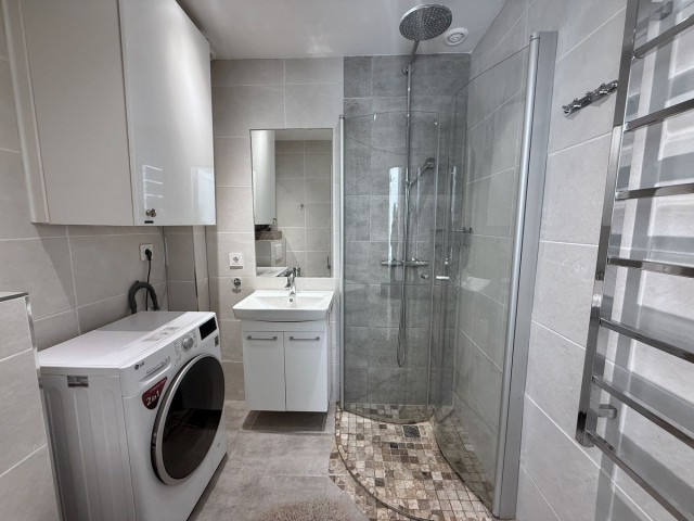 Apartamento con 2 Dormitorios  en Puerto Banús