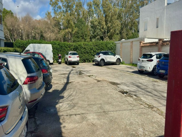 Apartamento con 2 Dormitorios  en Puerto Banús