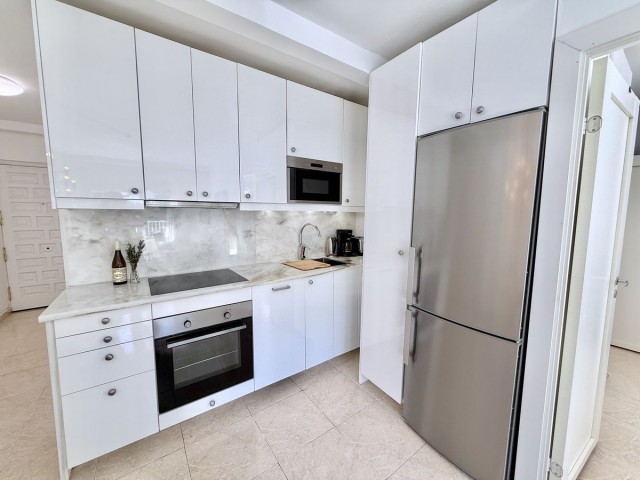Apartment, The Golden Mile, R5306488