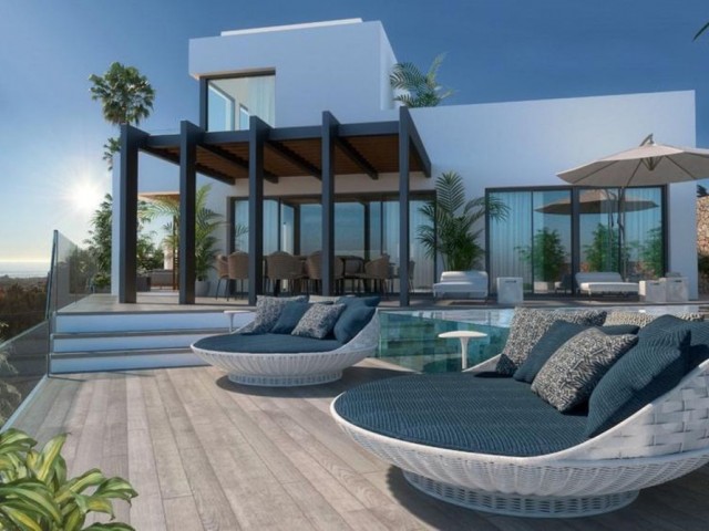 4 Bedrooms Villa in Elviria