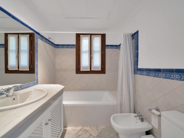 3 Bedrooms Townhouse in Benahavís
