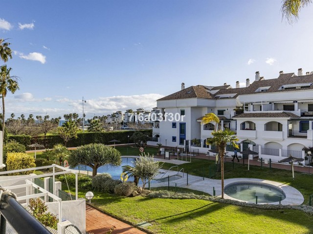 4 Bedrooms Townhouse in San Pedro de Alcántara