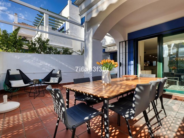 4 Bedrooms Townhouse in San Pedro de Alcántara