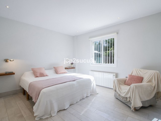 3 Soveroms Leilighet i Guadalmina Baja