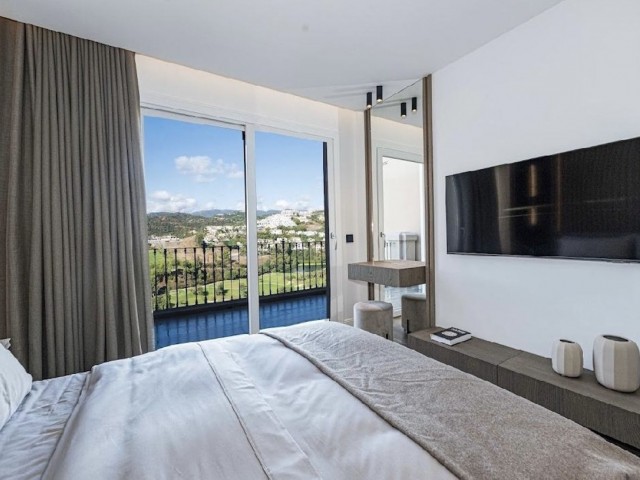 3 Bedrooms Townhouse in Benahavís