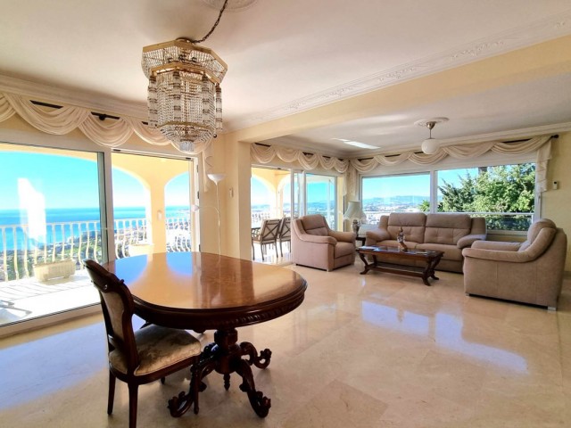5 Bedrooms Villa in Benalmadena
