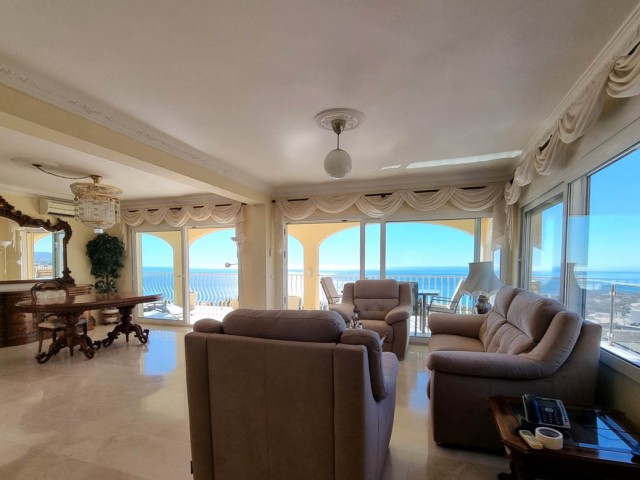 5 Bedrooms Villa in Benalmadena