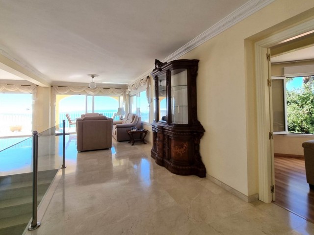 5 Bedrooms Villa in Benalmadena