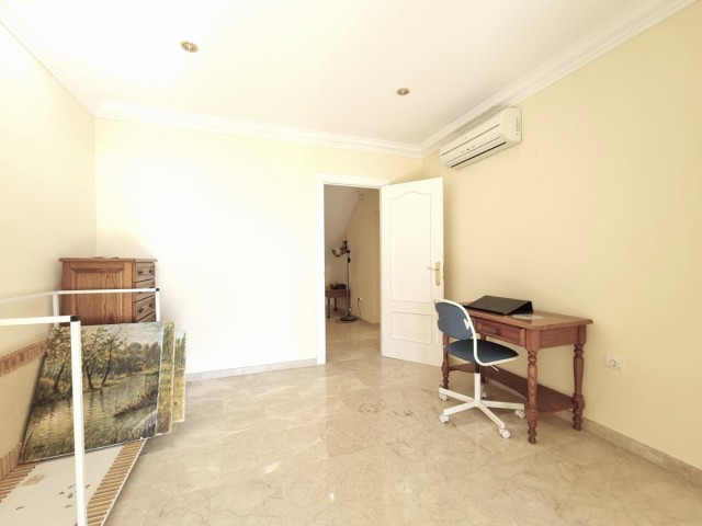 5 Bedrooms Villa in Benalmadena