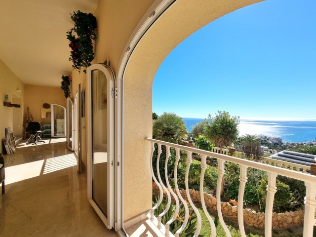 5 Bedrooms Villa in Benalmadena