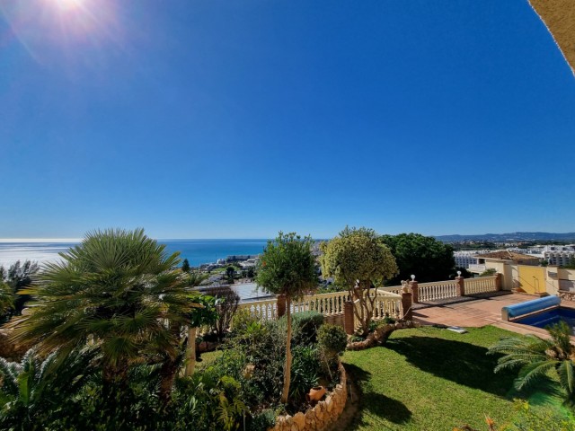 5 Bedrooms Villa in Benalmadena