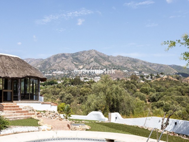 Huvila, Mijas