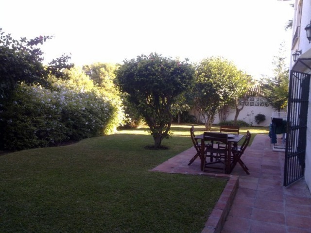 Villa con 7 Dormitorios  en Nueva Andalucía