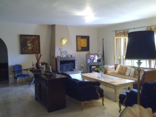 Villa con 7 Dormitorios  en Nueva Andalucía